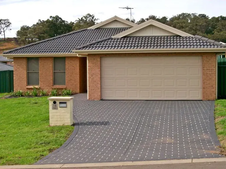 Off-market Upper Hunter house, rent in the $580 to $600 band